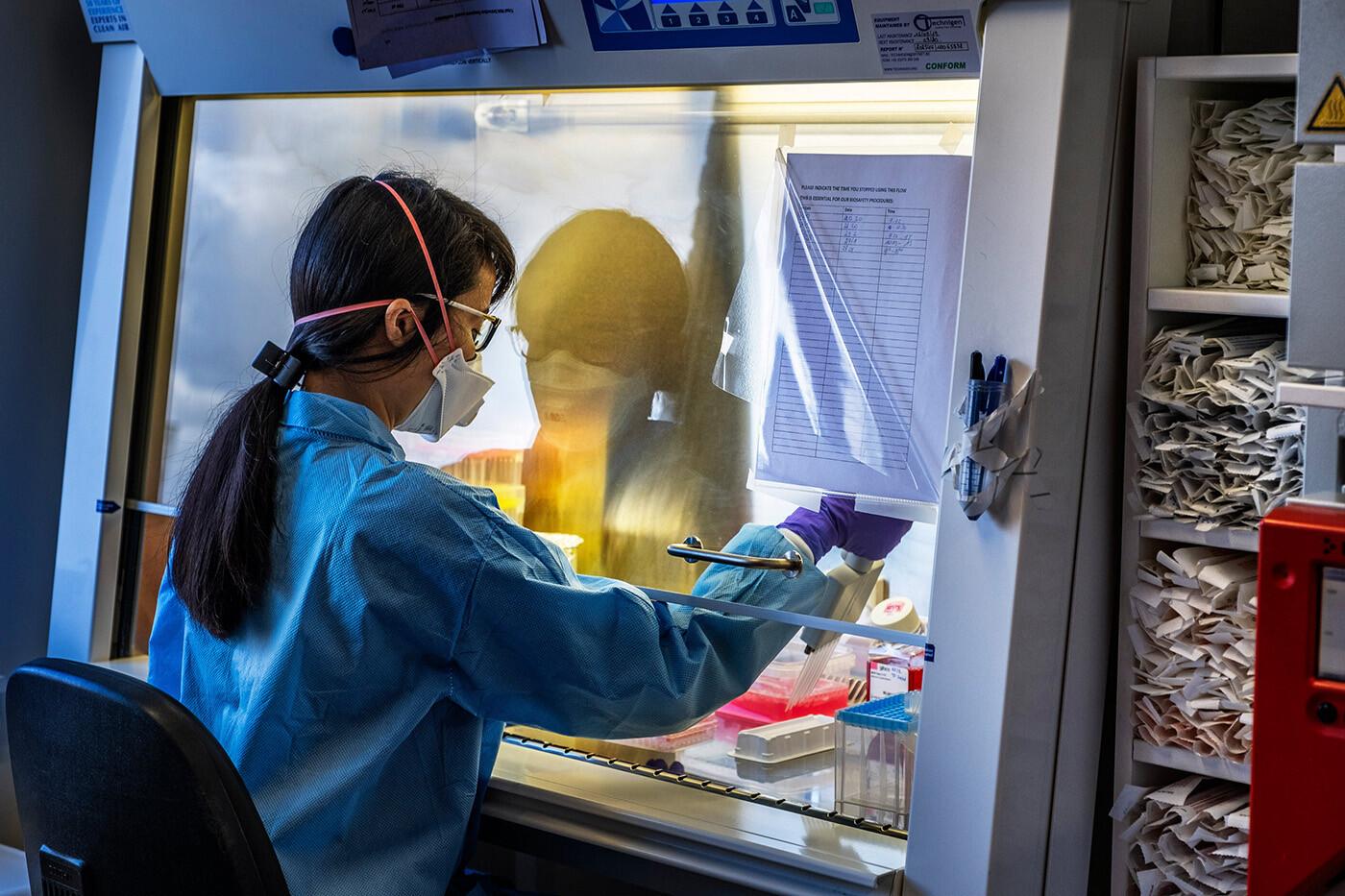 A female researcher in a laboratory
